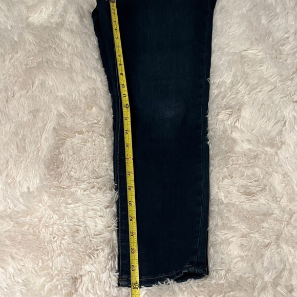 Madewell Stretchy High Rise Dark Indigo Jeans. - Picture 5 of 5